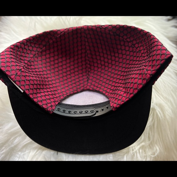 Crown SnapBack (Burgundy) - Picture 3 of 3